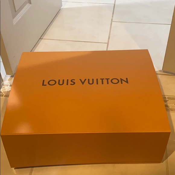 Large unassembled Louis Vuitton box - Picture 2 of 13